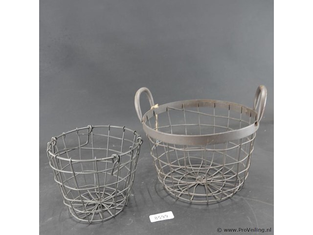 2 tuinmanden - afbeelding 1 van  5