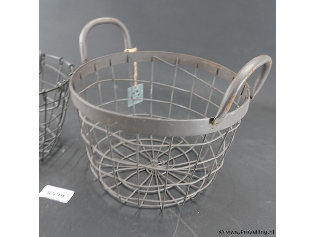 2 tuinmanden - afbeelding 3 van  5