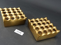 2 ultima 15" messing asbak, ontworpen door holger bäckström en bo ljungberg voor diverse ting in zweden in de jaren zestig. - afbeelding 1 van  5