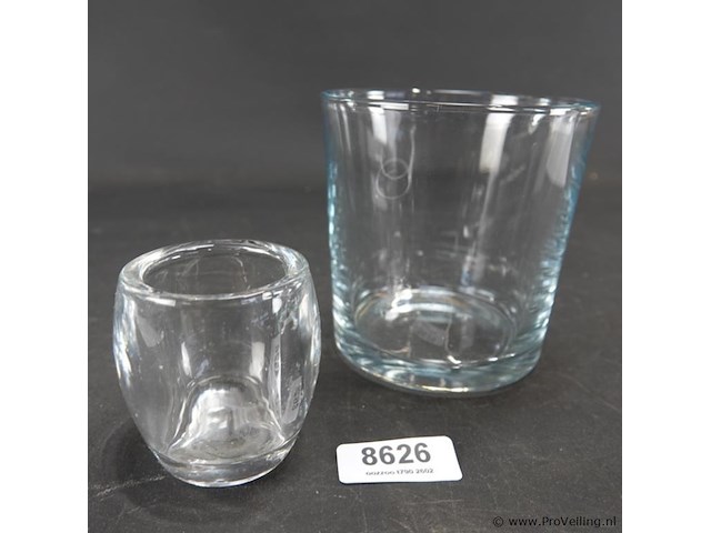 2 vaasjes - afbeelding 1 van  5