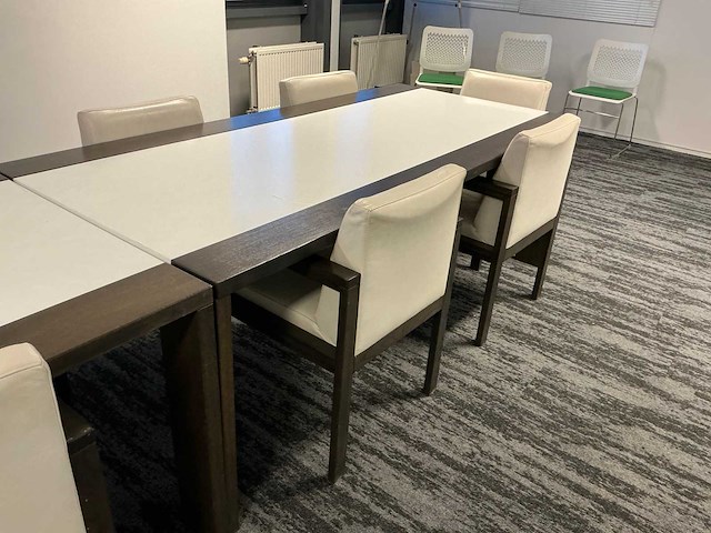 2 vergadertafels met 10 vergaderstoelen - afbeelding 4 van  6