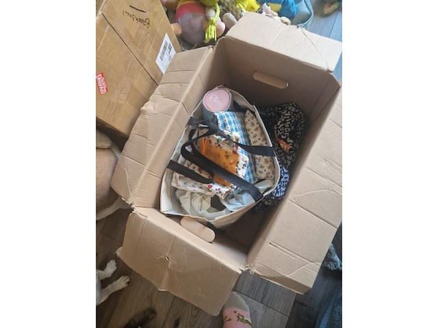 2 verhuisdozen met rommelmarkt spullen - afbeelding 1 van  7