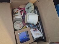 2 verhuisdozen met rommelmarkt spullen - afbeelding 7 van  7