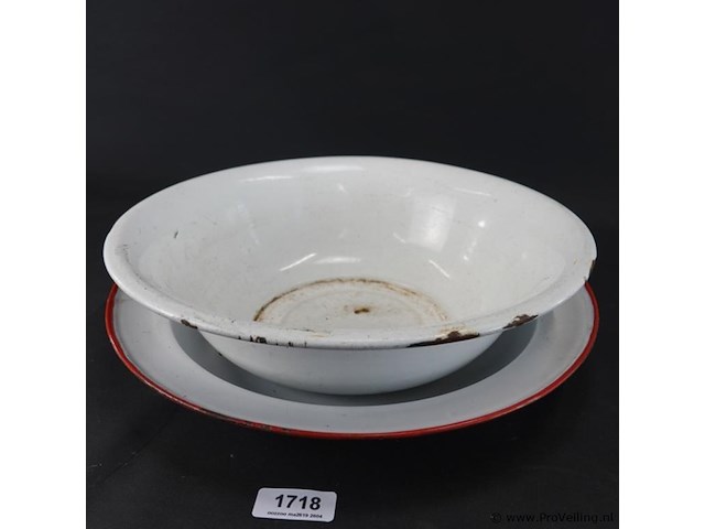 2 vintage emaillen schalen - afbeelding 1 van  5