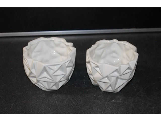 2 witte deco potjes in kr2 - afbeelding 2 van  3