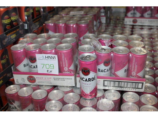 2 x 12 blikken bacardi cola razz & up 0,25cl. tht 2-2027. bod inclusief statiegeldwaarde van 3,60 euro. - afbeelding 1 van  2