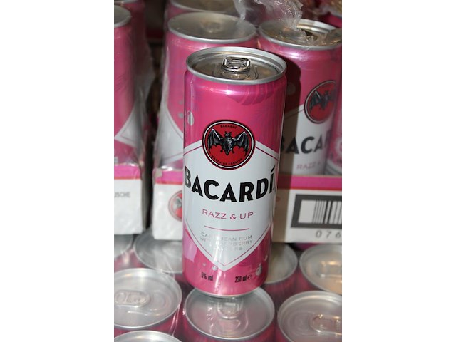 2 x 12 blikken bacardi cola razz & up 0,25cl. tht 2-2027. bod inclusief statiegeldwaarde van 3,60 euro. - afbeelding 2 van  2