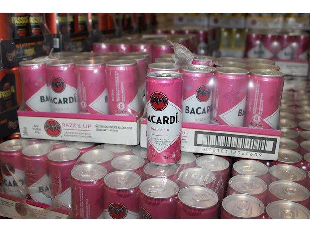 2 x 12 blikken bacardi cola razz & up 0,25cl. tht 2-2027. bod inclusief statiegeldwaarde van 3,60 euro. - afbeelding 1 van  2