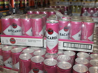 2 x 12 blikken bacardi cola razz & up 0,25cl. tht 2-2027. bod inclusief statiegeldwaarde van 3,60 euro. - afbeelding 1 van  2