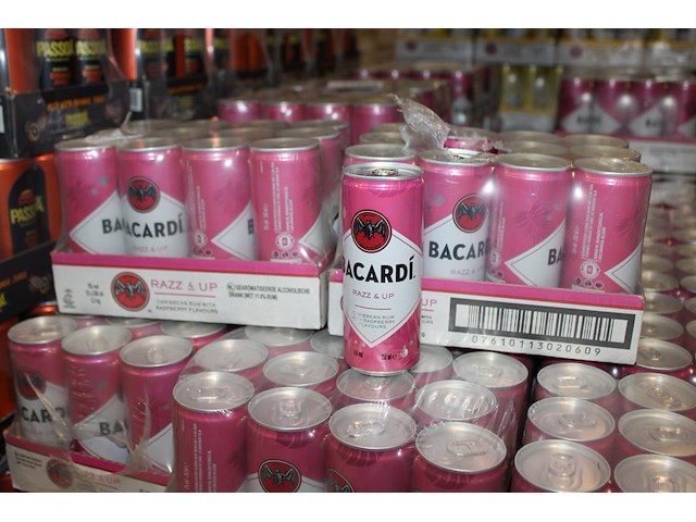 2 x 12 blikken bacardi cola razz & up 0,25cl. tht 2-2027. bod inclusief statiegeldwaarde van 3,60 euro. - afbeelding 1 van  2