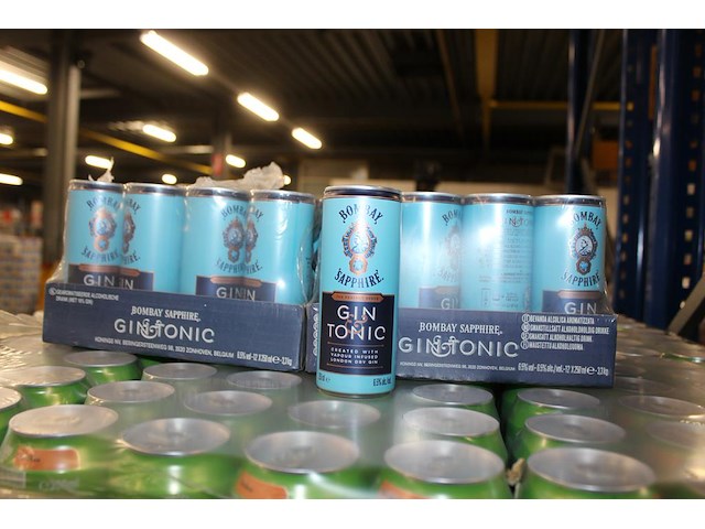 2 x 12 blikken bombay sapphire gin tonic 0,25cl. tht 9-2026. bod inclusief statiegeldwaarde van 3,60 euro. - afbeelding 1 van  2