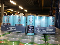 2 x 12 blikken bombay sapphire gin tonic 0,25cl. tht 9-2026. bod inclusief statiegeldwaarde van 3,60 euro. - afbeelding 1 van  2