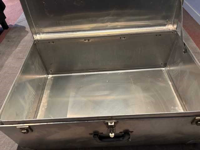 2 x grote aluminium koffers . (2x) - afbeelding 1 van  8