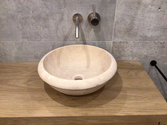 2 x natuursteen travertin beige waskom 40,6x15 cm - afbeelding 2 van  3
