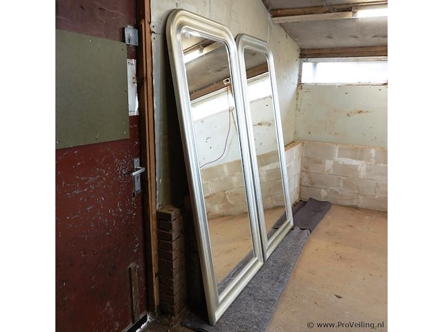 2 zeer grote geslepen spiegels in gezilverde lijst - afbeelding 2 van  5