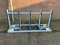 2-zijdige glasbok 240x80x113cm - afbeelding 1 van  4