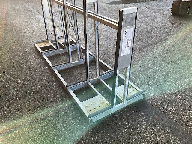 2-zijdige glasbok 240x80x113cm - afbeelding 3 van  4