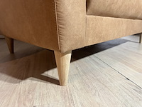 2-zits bank, cognac microvezelstof, houten poten - afbeelding 5 van  5