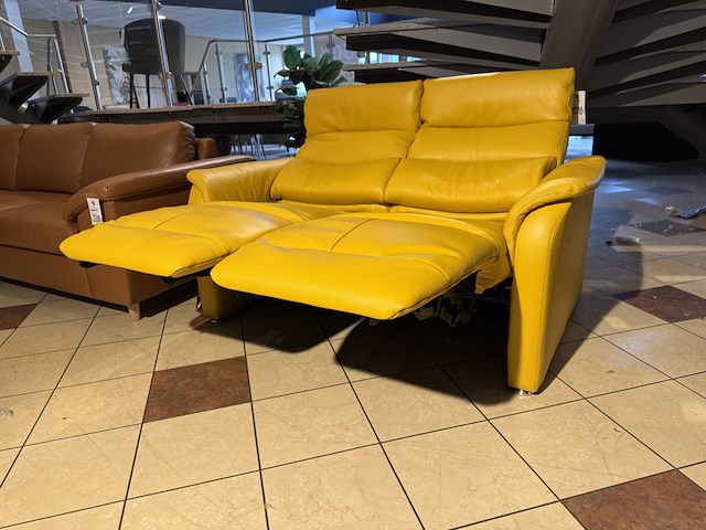 2-zits bank, geel leder, elektrisch verstelbaar - afbeelding 1 van  4