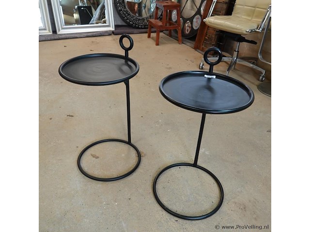 2 zwarte metalen bijzettafels - afbeelding 1 van  5