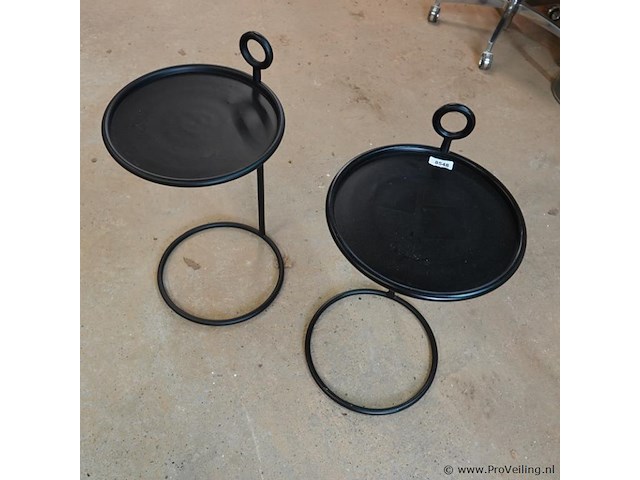 2 zwarte metalen bijzettafels - afbeelding 2 van  5