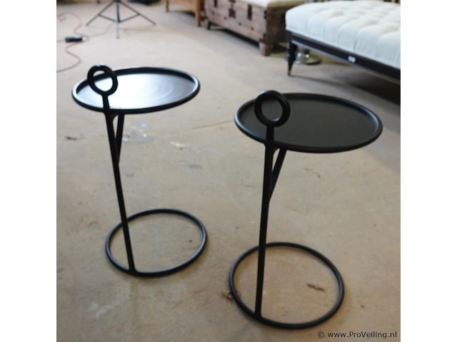 2 zwarte metalen bijzettafels - afbeelding 4 van  5