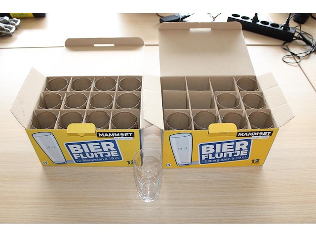 20 bierfluitjes. - afbeelding 1 van  3