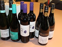 20 flessen diverse wijnen w.o. chardonnay en merlot. - afbeelding 2 van  3