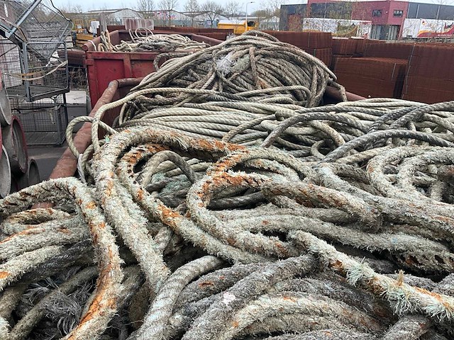 20 ft. opslagcontainer “blauw” met scheepstrossen - afbeelding 5 van  8