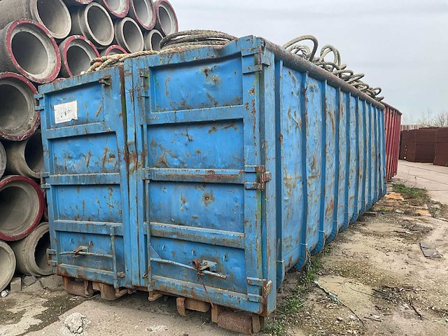20 ft. opslagcontainer “blauw” met scheepstrossen - afbeelding 1 van  3