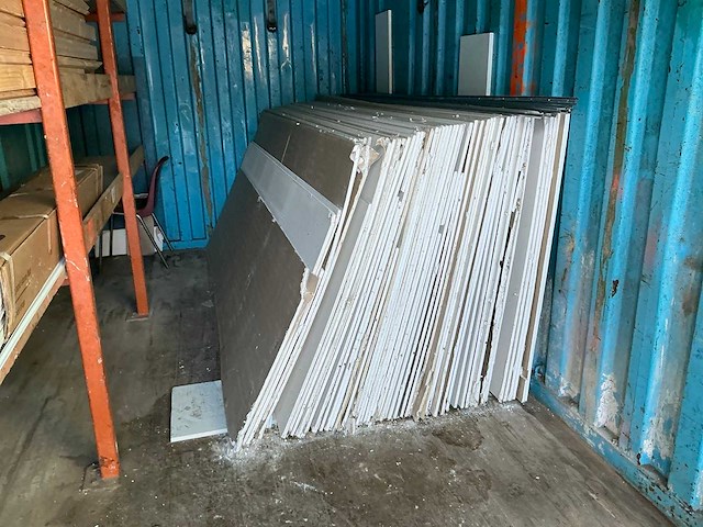 20 ft. opslagcontainer met inhoud - afbeelding 9 van  10