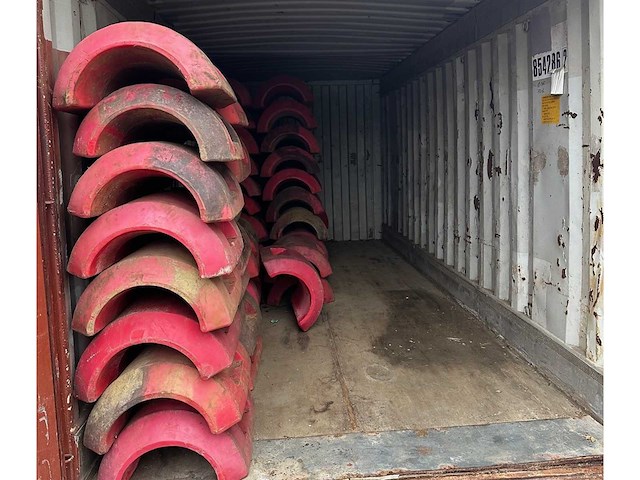 20 ft zeecontainer & diverse drijvers - afbeelding 3 van  7