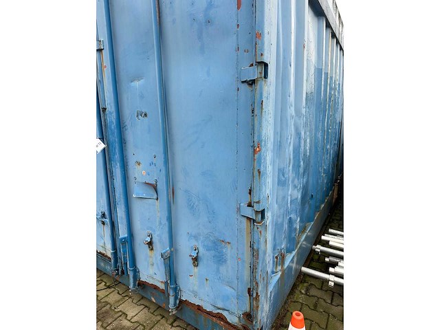 20 ft zeecontainer & diverse drijvers - afbeelding 6 van  7