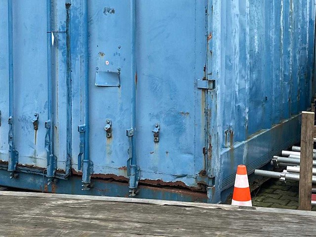 20 ft zeecontainer & diverse drijvers - afbeelding 7 van  7