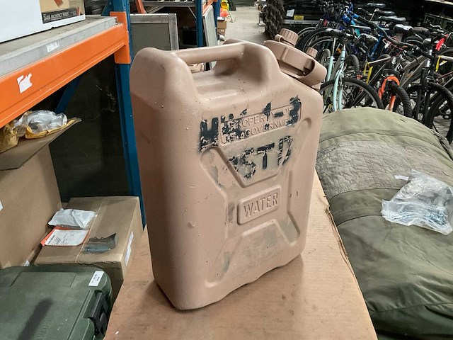 20 ltr water kan (7x) - afbeelding 3 van  4