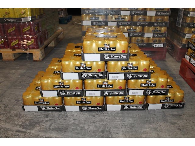 20 twelvepacks hertog jan bier 0,33cl. 240 blikken. tht 4-2026. bod inclusief statiegeldwaarde van 36 euro. - afbeelding 1 van  2