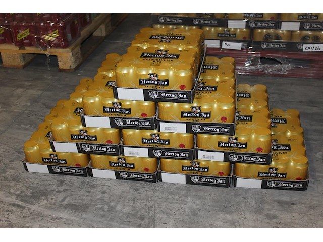 20 twelvepacks hertog jan bier 0,33cl. 240 blikken. tht 4-2026. bod inclusief statiegeldwaarde van 36 euro. - afbeelding 1 van  2