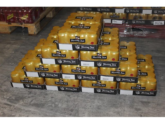 20 twelvepacks hertog jan bier 0,33cl. 240 blikken. tht 4-2026. bod inclusief statiegeldwaarde van 36 euro. - afbeelding 1 van  2