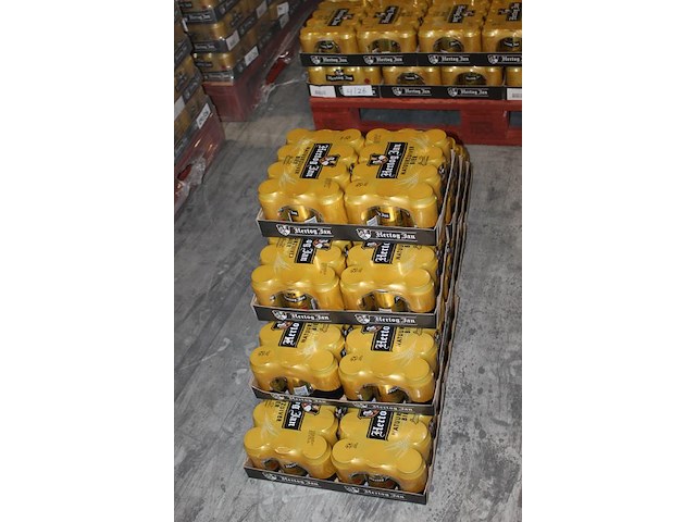 20 twelvepacks hertog jan bier 0,33cl. 240 blikken. tht 4-2026. bod inclusief statiegeldwaarde van 36 euro. - afbeelding 2 van  2