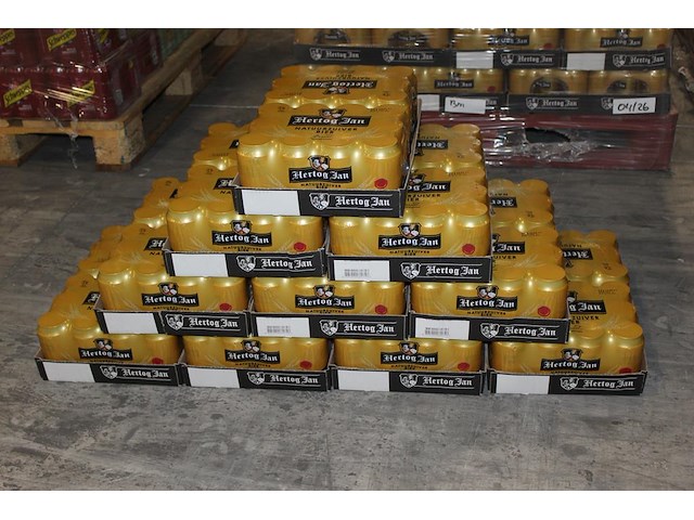 20 twelvepacks hertog jan bier 0,33cl. 240 blikken. tht 4-2026. bod inclusief statiegeldwaarde van 36 euro. - afbeelding 1 van  2