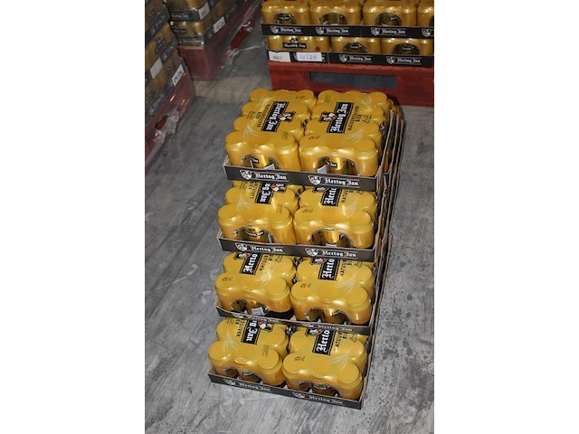 20 twelvepacks hertog jan bier 0,33cl. 240 blikken. tht 4-2026. bod inclusief statiegeldwaarde van 36 euro. - afbeelding 1 van  2