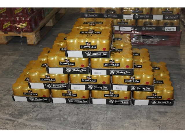 20 twelvepacks hertog jan bier 0,33cl. 240 blikken. tht 4-2026. bod inclusief statiegeldwaarde van 36 euro. - afbeelding 2 van  2