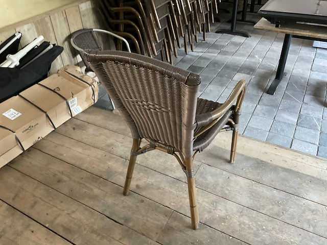 20 x terrasstoel, 9x tafel - afbeelding 2 van  4