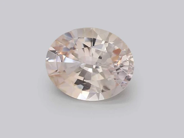 2,00 ct ovaal gesneden lichtroze topaas – misty rose - afbeelding 2 van  3