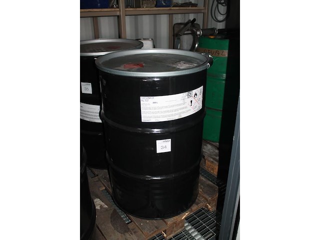 200 liter vat / drum primer fosfozink er ral7037. tht 12-2026. let op: kavel is onderdeel van combinatiekav... onderdeel van combinatiekavel combinatie van 3 drums verf duocoat en 2 drums primer fosfozink er ral7037. kavels u031 t/m u035 - afbeelding 2 van  3