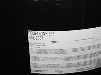 200 liter vat / drum primer fosfozink er ral7037. tht 12-2026. let op: kavel is onderdeel van combinatiekav... onderdeel van combinatiekavel combinatie van 3 drums verf duocoat en 2 drums primer fosfozink er ral7037. kavels u031 t/m u035 - afbeelding 3 van  3