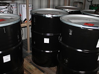 200 liter vat / drum verf duocoat ral7037. tht 5-2027. let op: kavel is onderdeel van combinatiekavel u036. onderdeel van combinatiekavel combinatie van 3 drums verf duocoat en 2 drums primer fosfozink er ral7037. kavels u031 t/m u035 - afbeelding 1 van  3