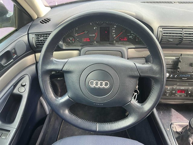 2000 - audi - a4 limousine - 1.8 5v advance - personenauto - afbeelding 11 van  11