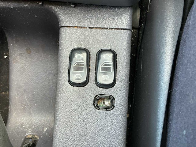 2000 - mercedes-benz - a-klasse - 140 classic - personenauto - afbeelding 2 van  11