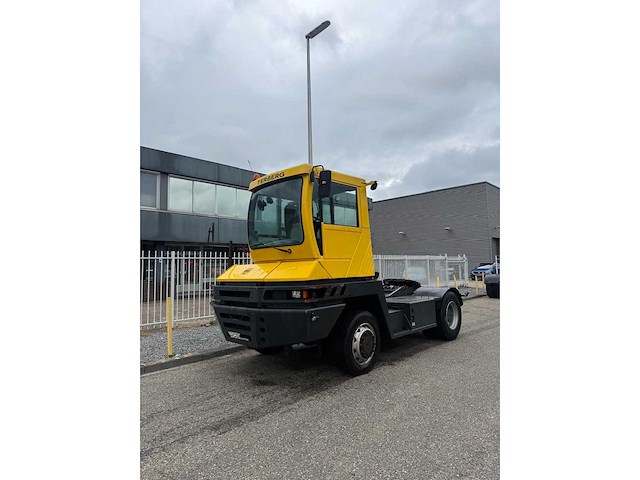 2000 - terberg - rt 250 terminal trekker - various internal transport - afbeelding 1 van  3